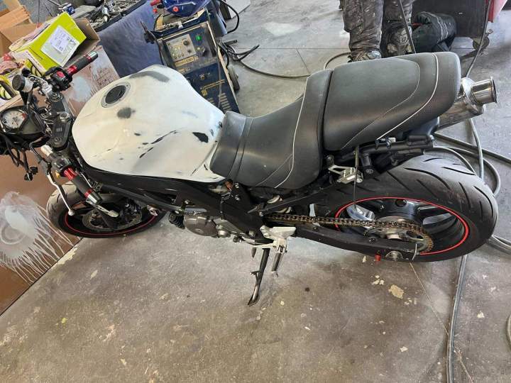 Peinture partielle carrosserie moto Carquefou